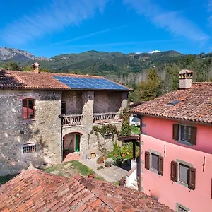 Il Corniolo Alloggio per agriturismo Castiglione di Garfagnana